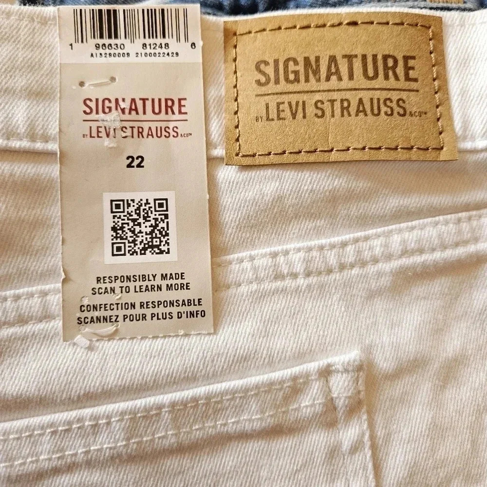Signature by Levi Strauss & Co. High Rise Plus Size Heritage Denim  Shorts 22W. - Picture 13 of 16